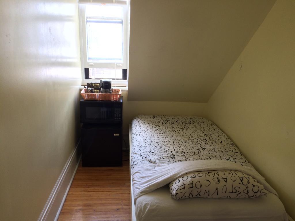 Spadina 11 Guesthouse Toronto Rum bild