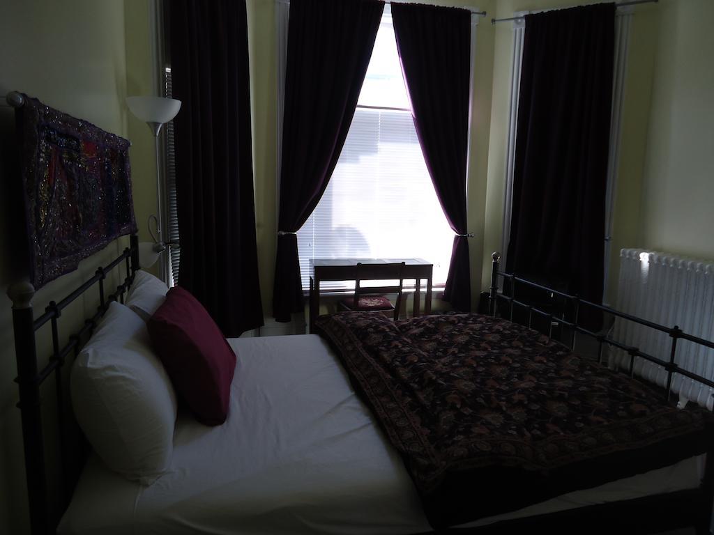 Spadina 11 Guesthouse Toronto Exteriör bild
