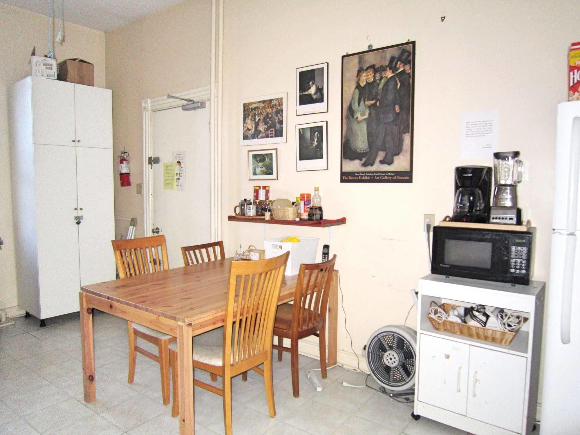 Spadina 11 Guesthouse Toronto Exteriör bild